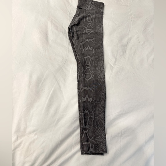 Koral high wasted reptile lustrous infinity legging - Picture 11 of 16